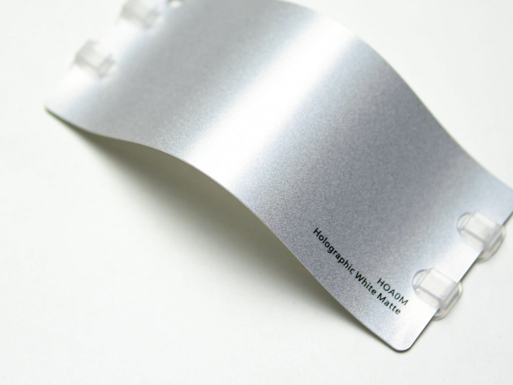 Виниловая плёнка Holographic White Matte (голографический белый), матовая, HOA0M, 1,52×17,5 м