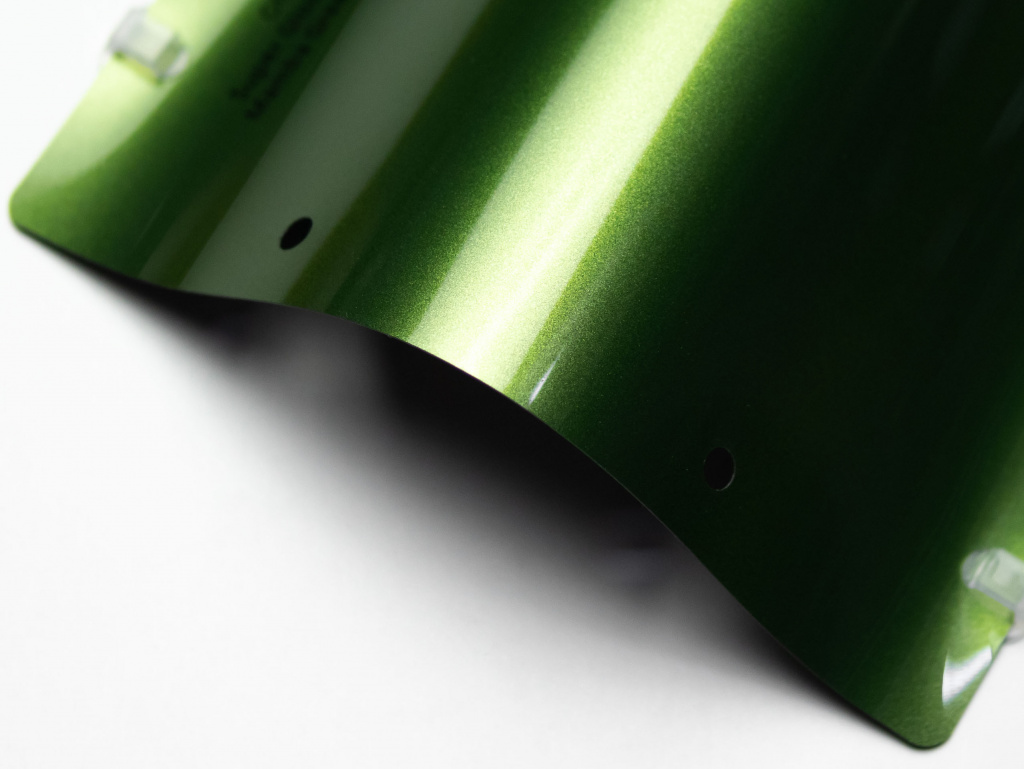 Виниловая плёнка Super Glossy Metallic Mamba Green (металлический зеленый), ORE1P, 1,52×17,5 м