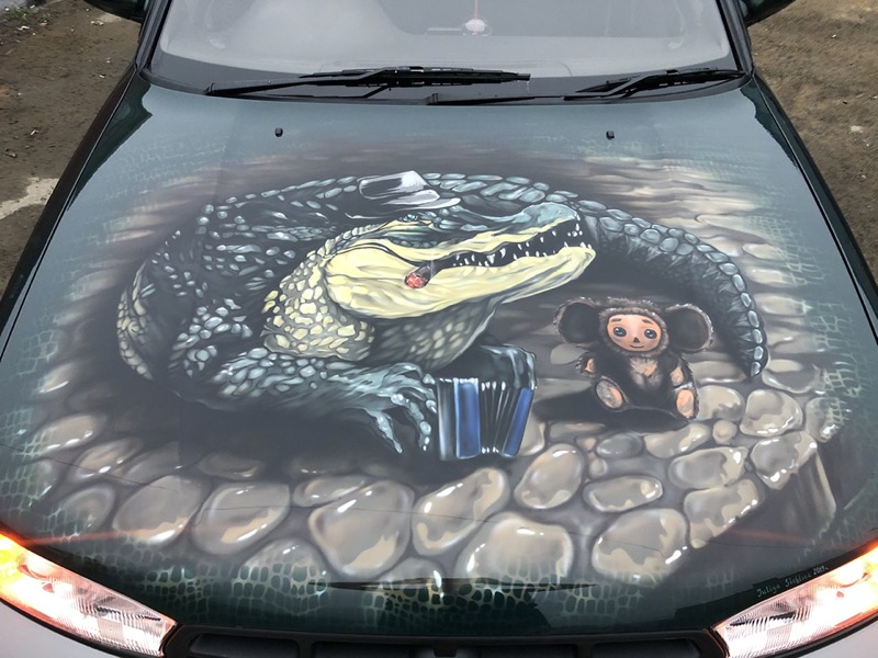 Аллигатор крокодил рисунок аэрография винилография наклейка на авто