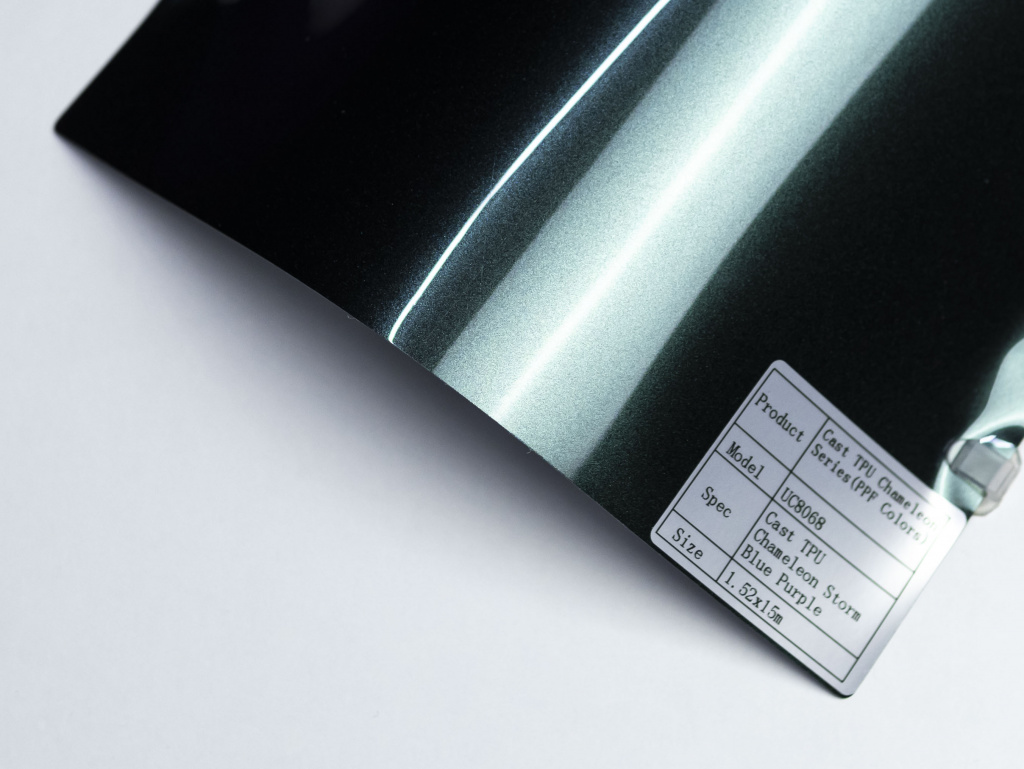 Полиуретановая пленка PPF Colors Chameleon Storm Blue Purple (хамелеон голубой шторм), глянцевая, UC8068, 1,52×15 м