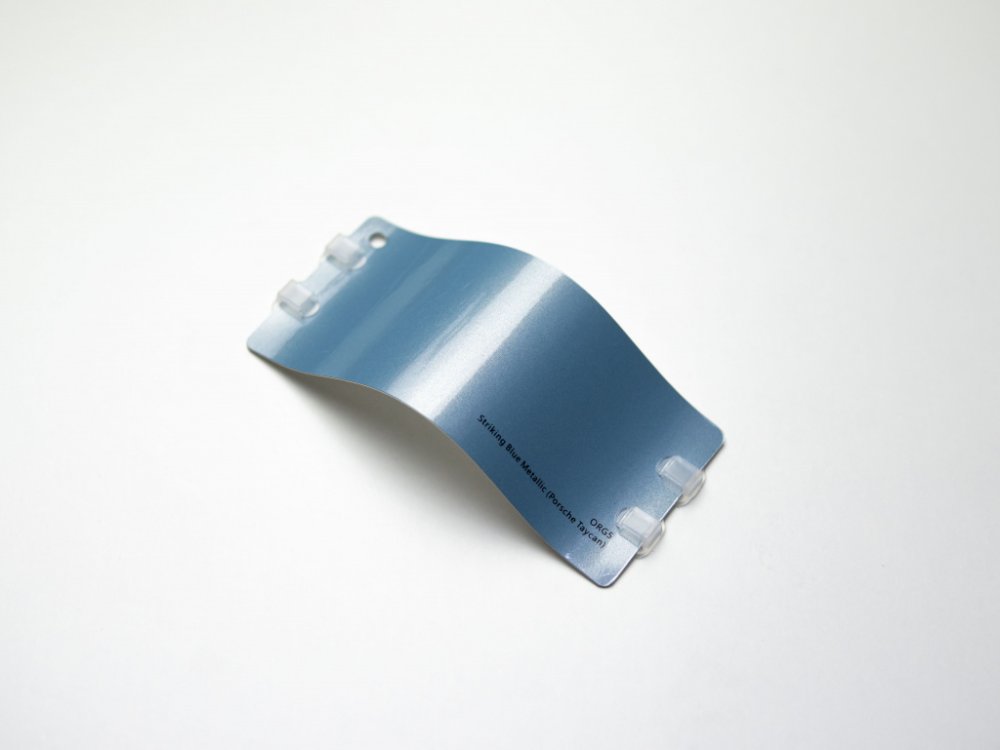 Виниловая плёнка Striking Blue Metallic Porsche Taycan (ярко-синий), глянцевая, ORG5, 1,52×17,5 м