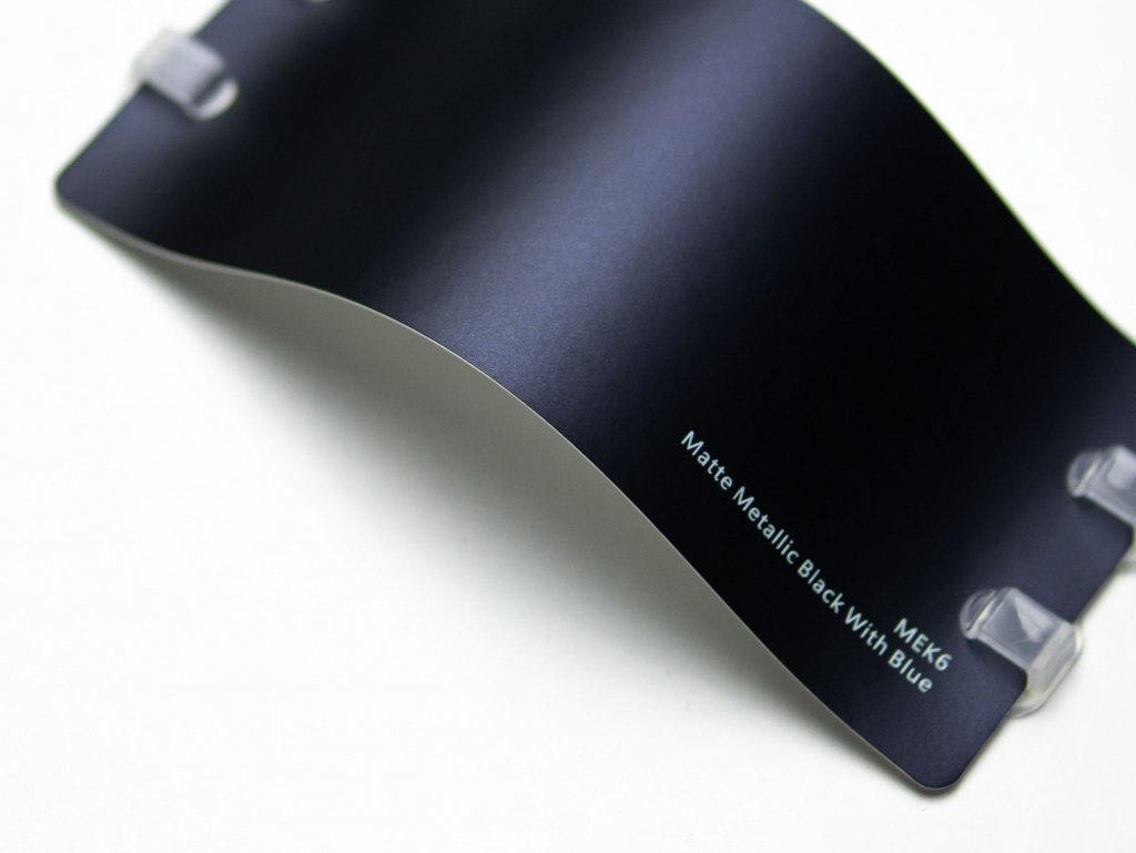 Виниловая плёнка Matte Metallic Black With Blue (черный с синим бриллиантом), MEK6, 1,52×17,5 м