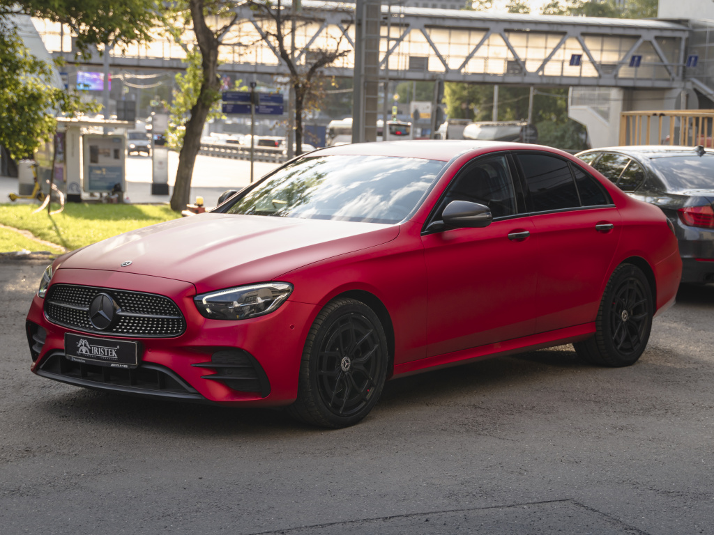 Виниловая плёнка Super Satin Chrome Radiant Red (излучающий красный), матовый сатин, SKB0P, 1,52×17,5 м