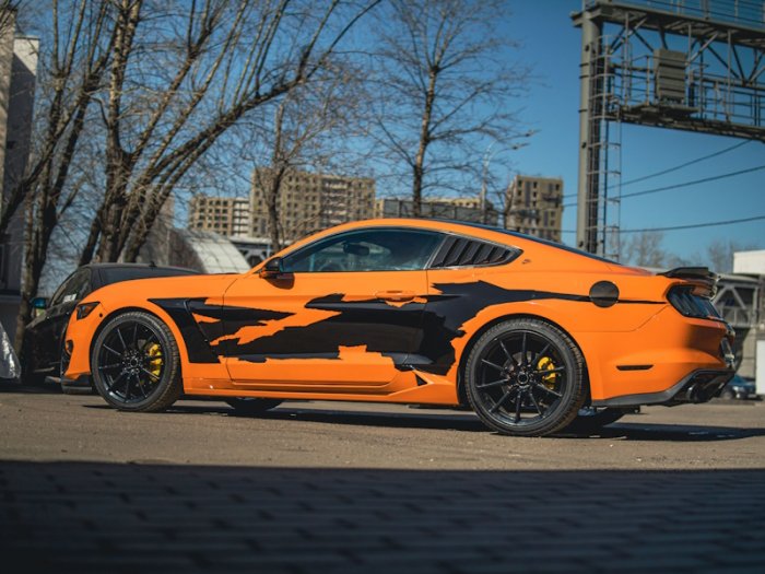 Индивидуальный дизайн на Ford Mustang
