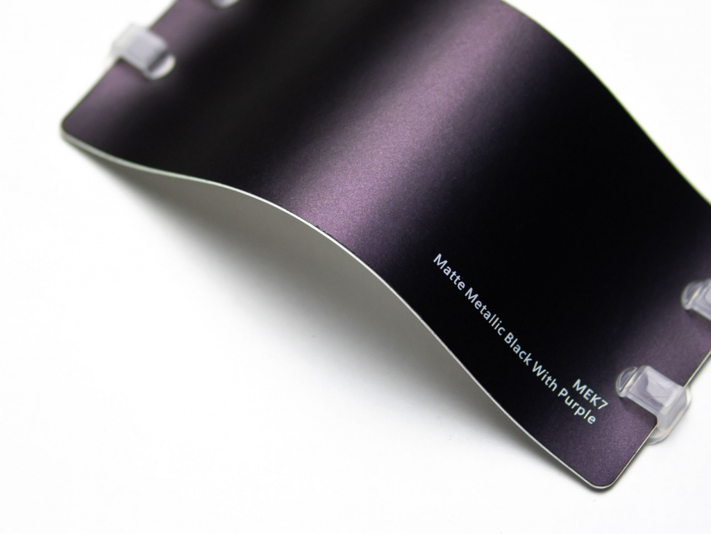 Виниловая плёнка Matte Metallic Black With Purple (черный с фиолетовым бриллиантом), MEK7, 1,52×17,5 м