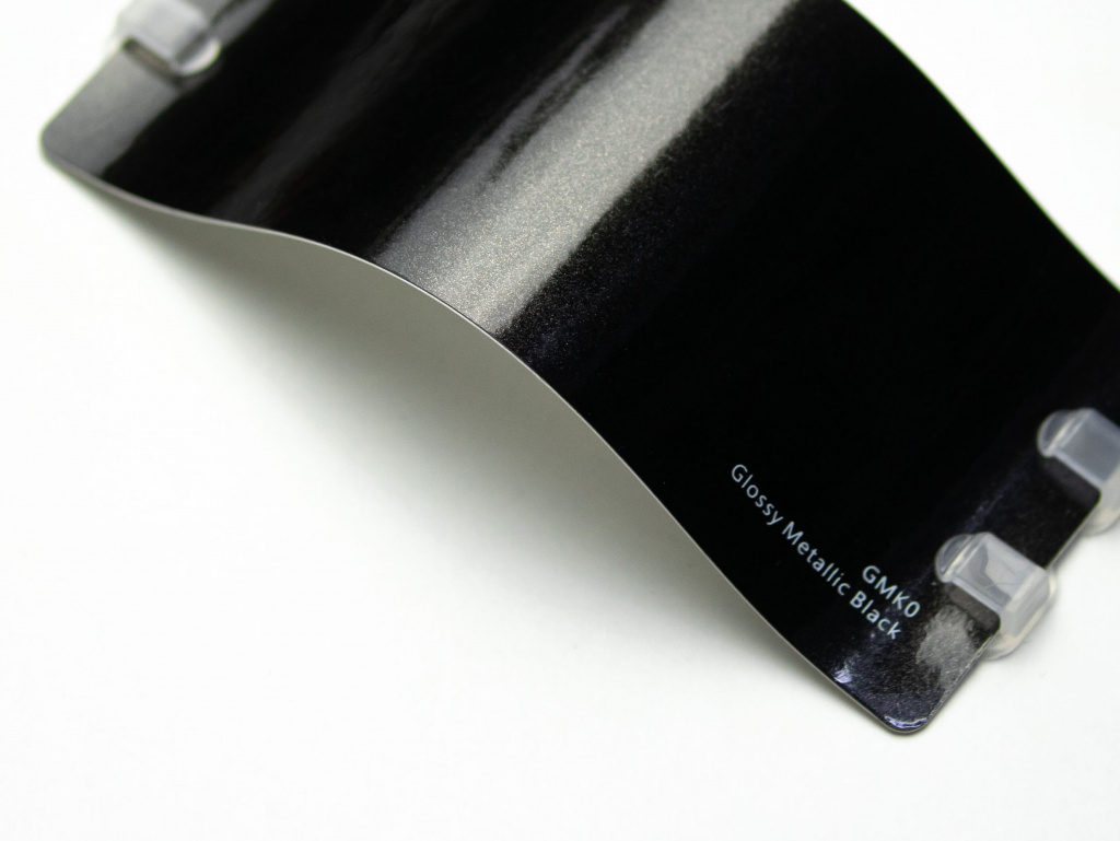 Виниловая плёнка Glossy Metallic Black (металлический черный), глянцевая, GMK0, 1,52×17,5 м