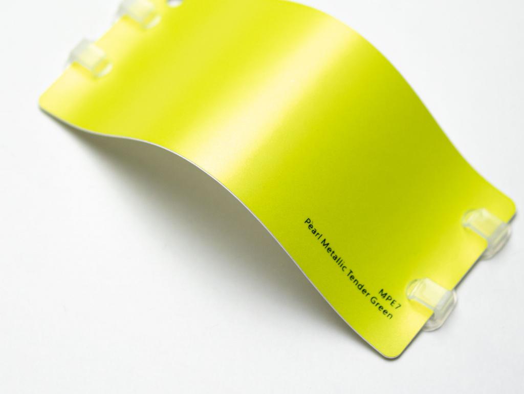 Виниловая плёнка Pearl Metallic Tender Green (жемчужный металлический нежно-зеленый), MPE7, 1,52×17,5 м