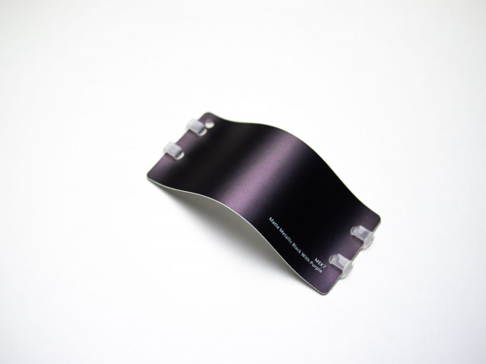 Виниловая плёнка Matte Metallic Black With Purple (черный с фиолетовым бриллиантом), MEK7, 1,52×17,5 м