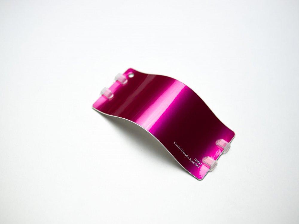 Виниловая плёнка Crystal Metallic Rose Red (кристальный металлик розовый), QMB2, 1,52×17,5 м