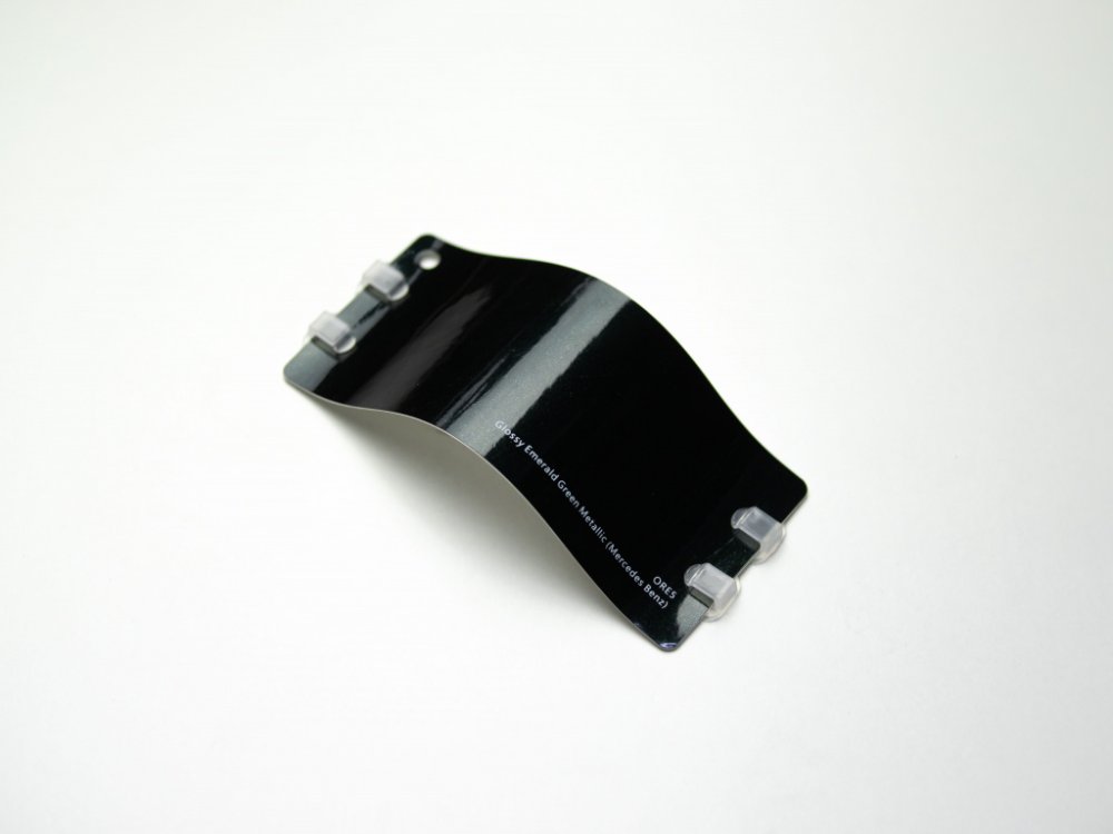 Виниловая плёнка Glossy Emerald Green Metallic (Mercedes Benz) (изумрудно-зеленый), глянцевая, ORE5, 1,52×17,5 м