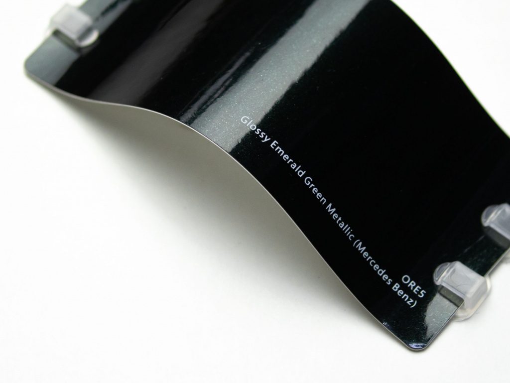 Виниловая плёнка Glossy Emerald Green Metallic (Mercedes Benz) (изумрудно-зеленый), глянцевая, ORE5, 1,52×17,5 м