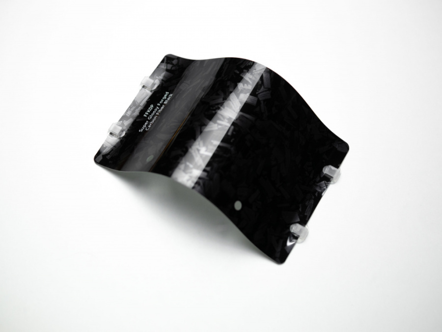 Виниловая плёнка Super Glossy Forged Carbon Fiber Black (кованый черный карбон), FFK0P, 1,52×17,5 м