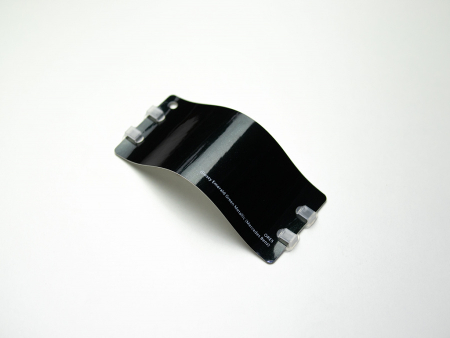 Виниловая плёнка Glossy Emerald Green Metallic (Mercedes Benz) (изумрудно-зеленый), глянцевая, ORE5, 1,52×17,5 м