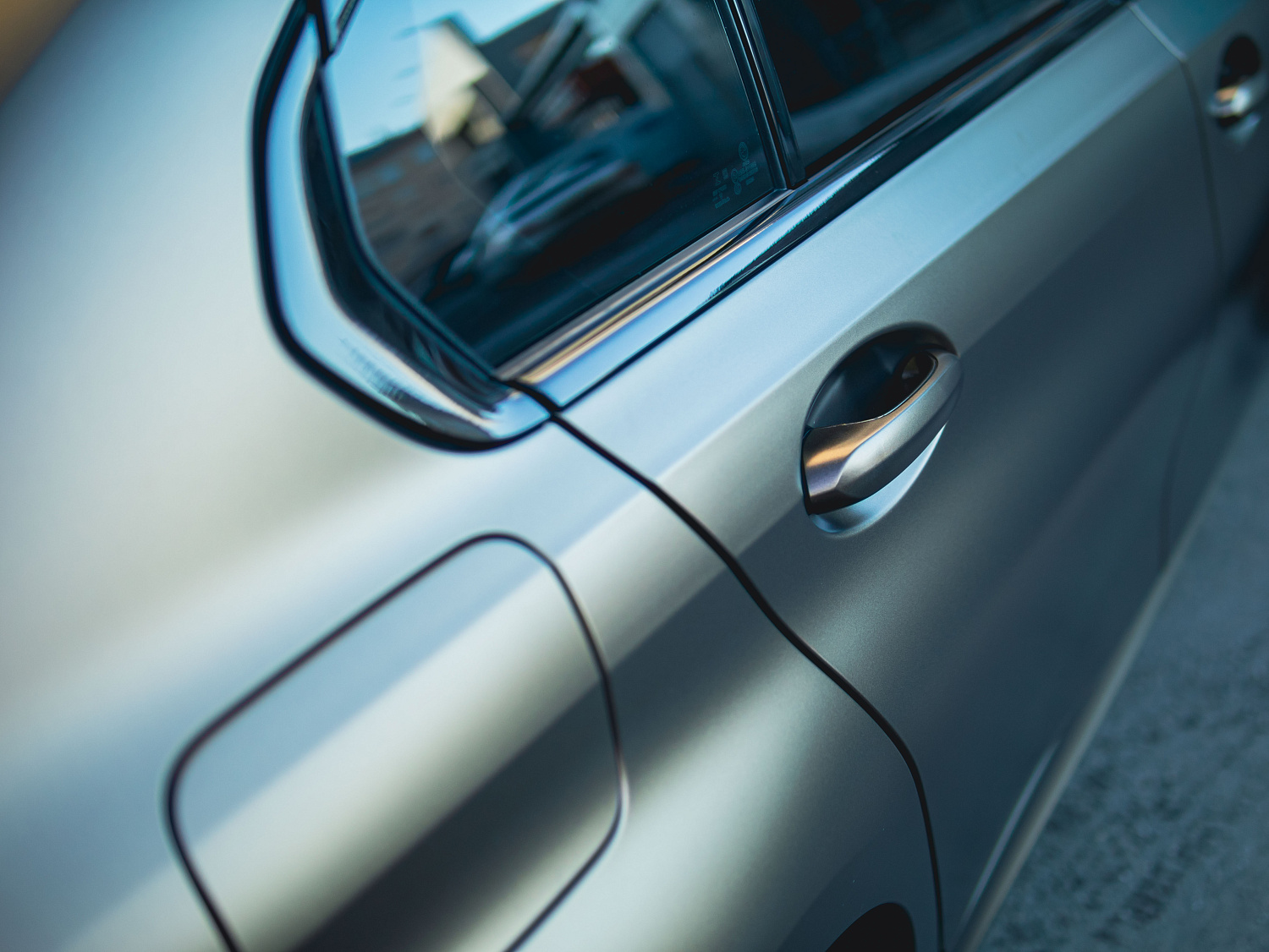 Авто в золотой цвет