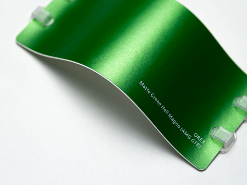 Виниловая плёнка Matte Green Hell Magno AMG GTR (Грин Хэлл Магно), ORE3, 1,52×17,5 м