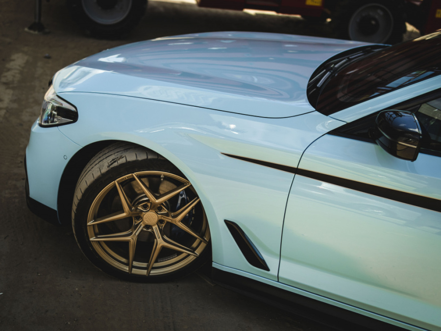 Полиуретановая пленка PPF Blue glacier (голубой ледник), глянцевая, UC1061, 1,52×15 м